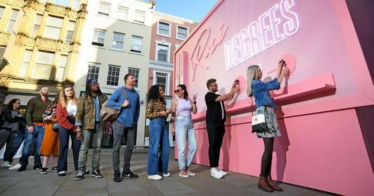 Aldi puts up huge billboard that pours out free rosé when it's hot