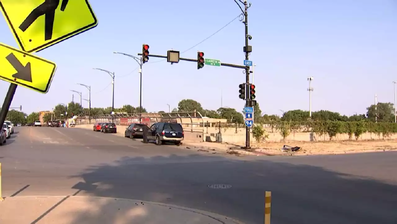 Multi-vehicle crash in Englewood leaves 3 boys, woman injured