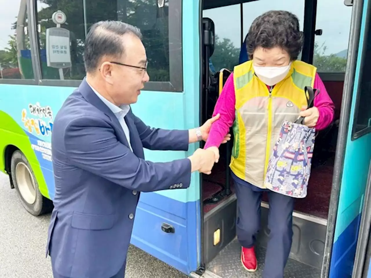 '완도 마을 버스, 한 번 놓치면 한 시간 걸어 간다'