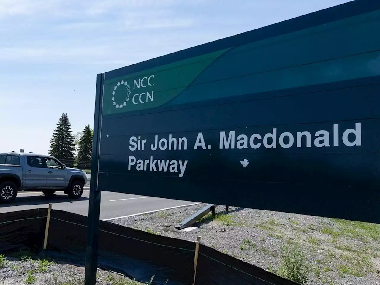 NCC to consider Kichi Zibi Mikan as new name for Sir John A. Macdonald Parkway