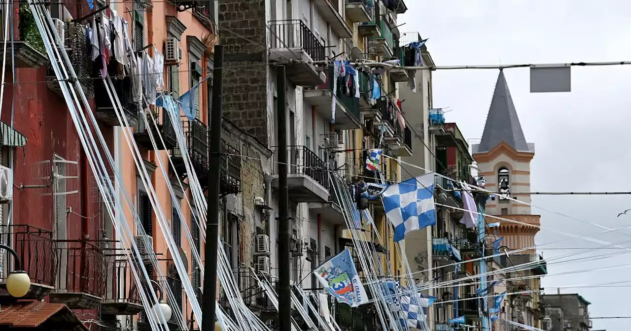 A Napoli è già 'dopo scudetto': parte lunedì il piano di rimozione degli striscioni in città