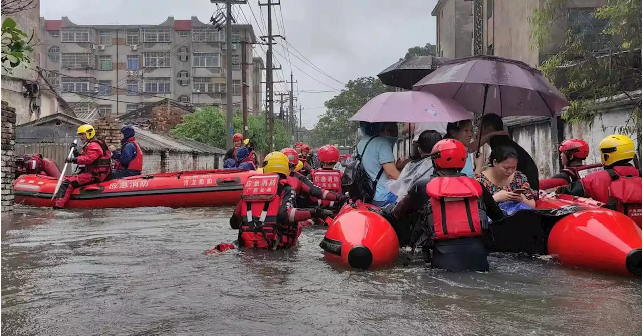 Heavy rain drenches southwest China, some cities flooded