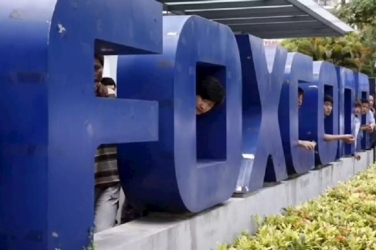 Foxconn Tak Kunjung Wujudkan Investasi Rp120 Triliun, Bahlil: Ada Sedikit Dinamika