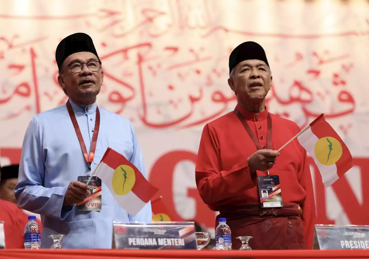 Umno assembly: Give unity government a chance, says Zahid