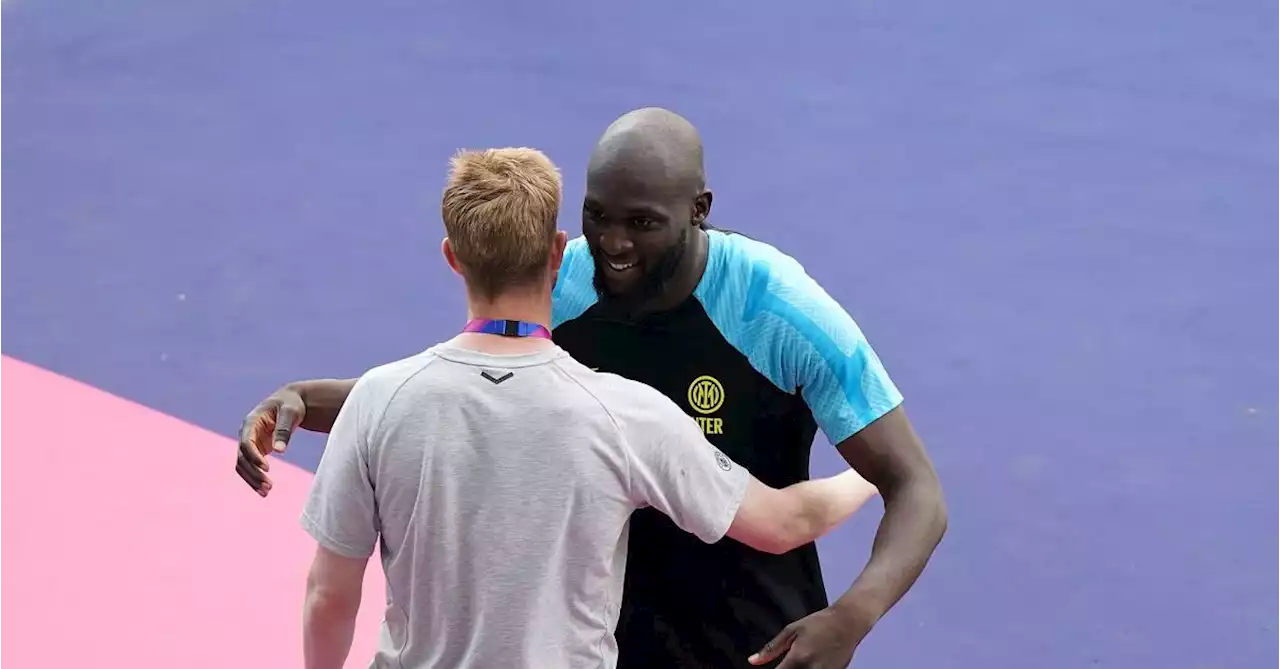 Beau moment de complicité entre Kevin De Bruyne et Romelu Lukaku avant la finale de la Ligue des champions (vidéo)