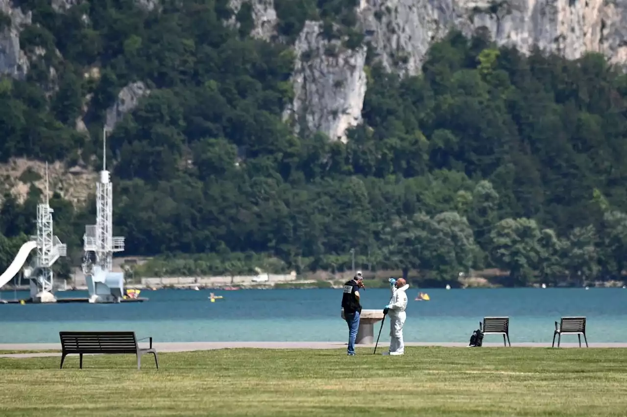 Attaque au couteau à Annecy : de la dépression au rejet, la mère et l’ex-femme du suspect témoignent