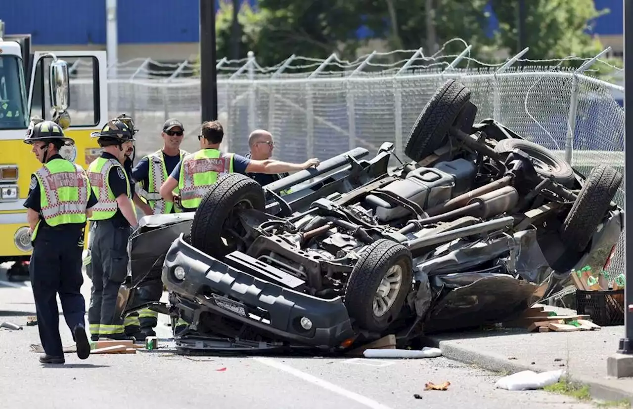 Northbound Blanshard lanes reopen after serious crash that has snarled traffic