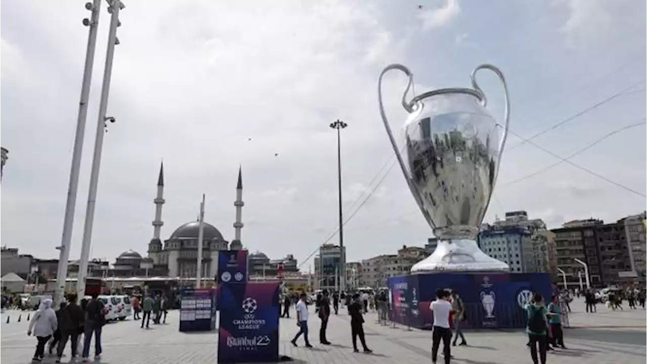 Fans rush to festival ahead of Champions League final in Istanbul