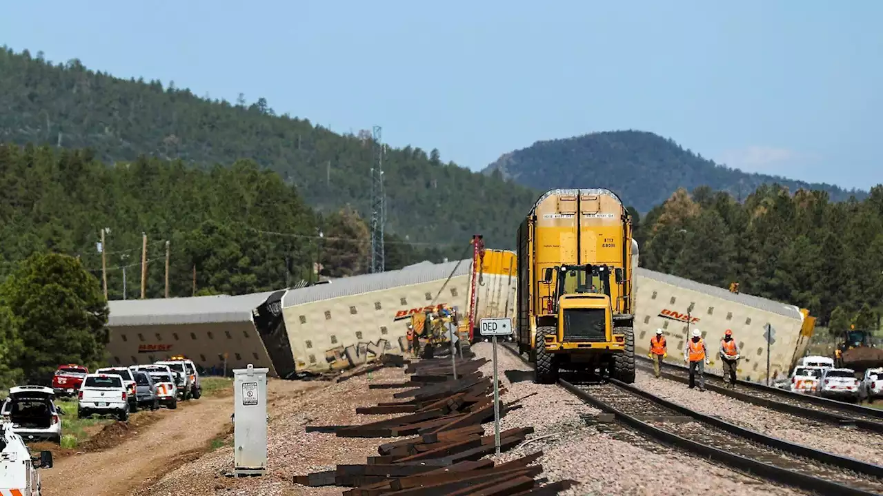 More than 20 cars topple in Arizona train derailment