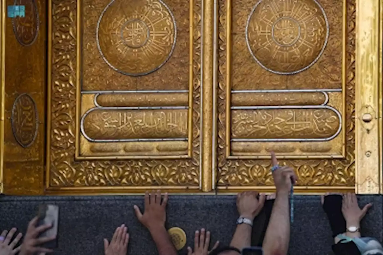 'قلوبٌ خاشعة'