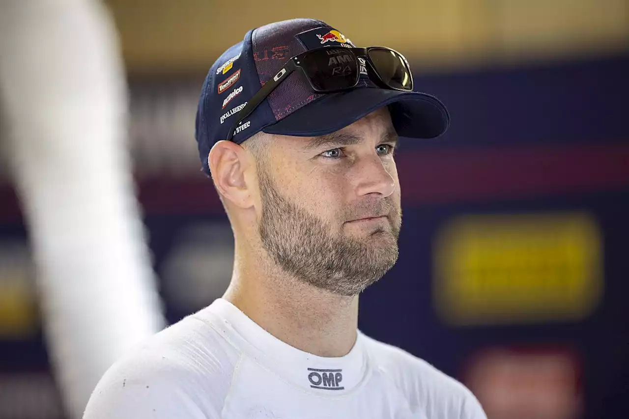 Van Gisbergen leads Hamlin and Button in Chicago Cup practice