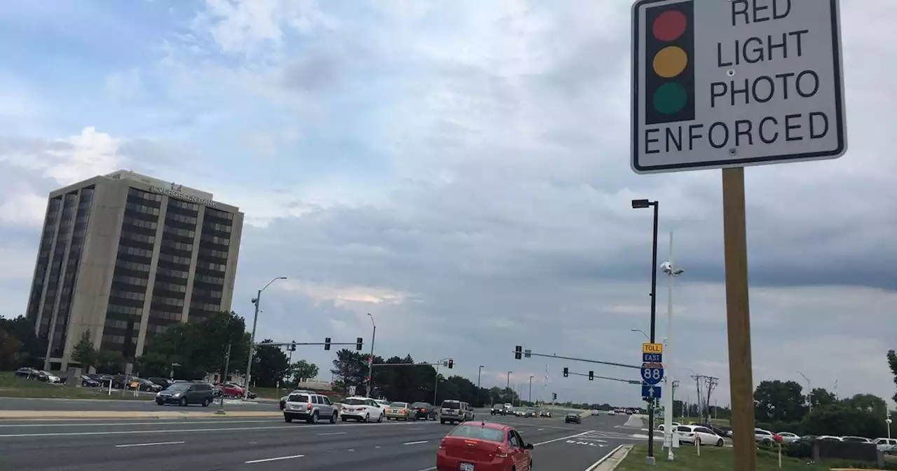 Judge denies Oakbrook Terrace a temporary halt, rules city must take down red-light cameras at Rt. 83 and 22nd Street during court appeal