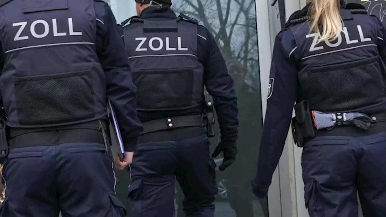 Zoll leitet 46 Verfahren gegen Restaurant- und Hotelbeschäftigte ein