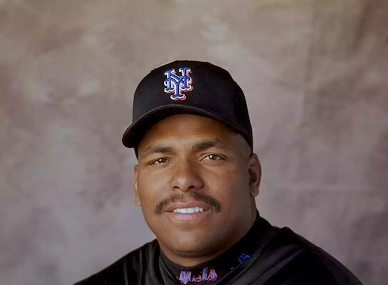 New York Mets Deliver A Huge Check To Former Outfielder To Celebrate ‘Bobby Bonilla Day’