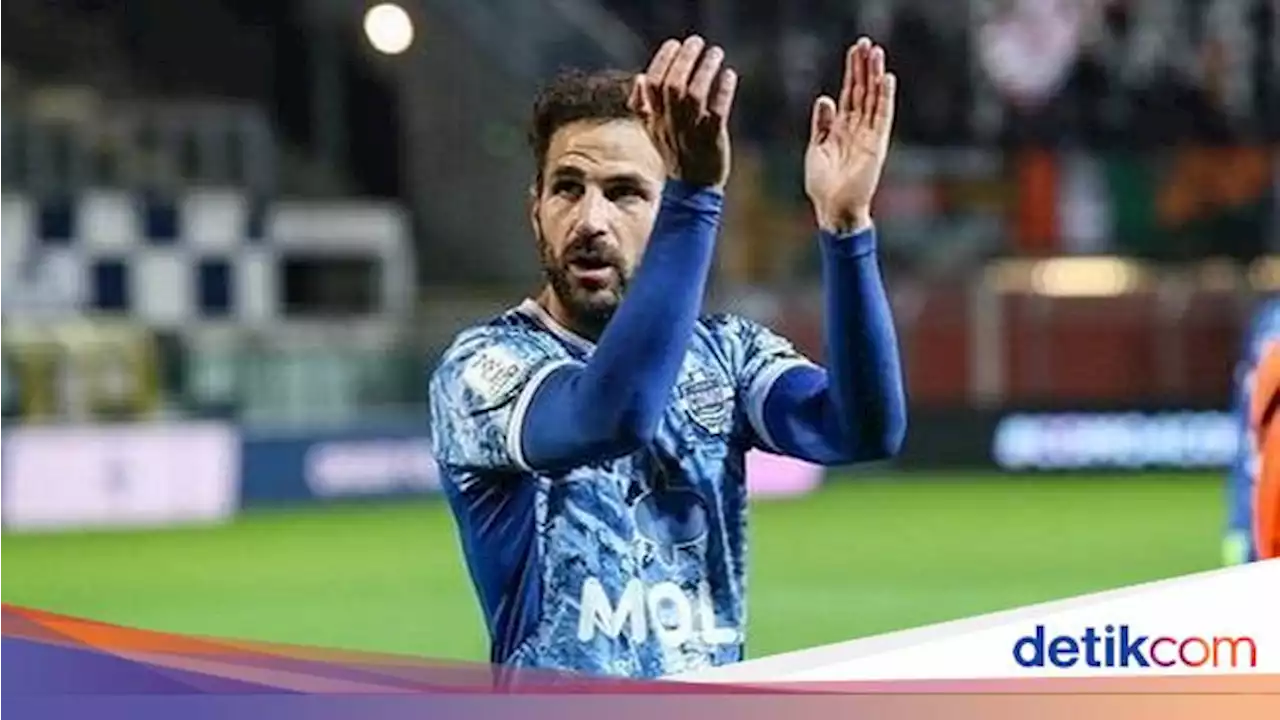 Cesc Fabregas Umumkan Pensiun