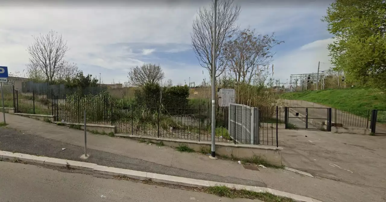 Trovato scheletro di donna in un parco a Roma: potrebbe avere 30 anni e portava una catenina al collo - Il Fatto Quotidiano