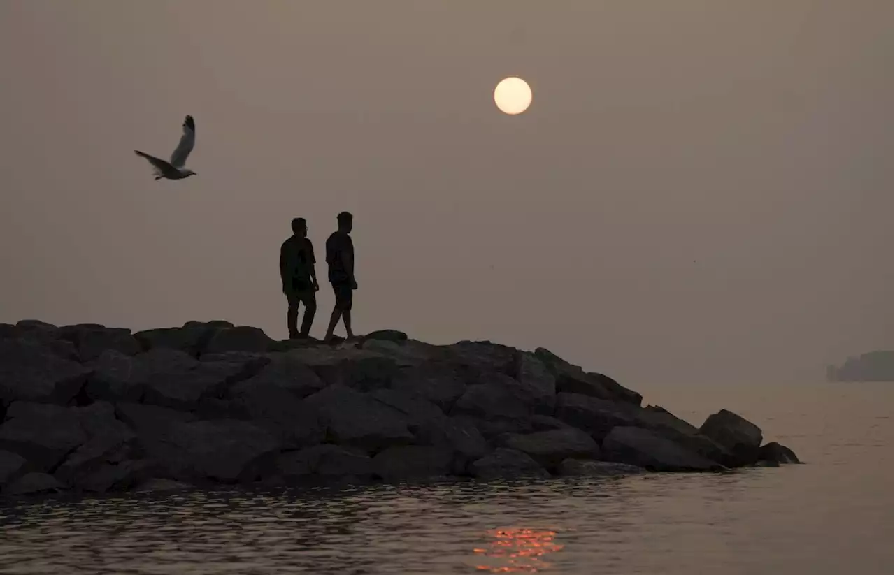 Celebrations, fireworks taking place in Ottawa despite air quality concerns