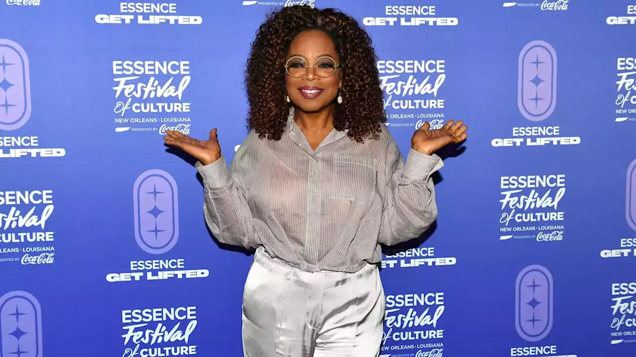 Oprah Winfrey stuns in waist-cinching outfit after weight loss