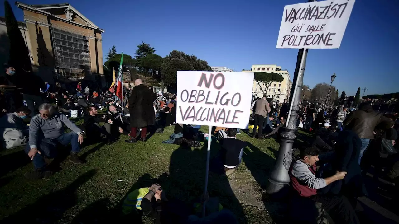 Scienziati in fuga. Vincono i no vax (di G. Corbellini)