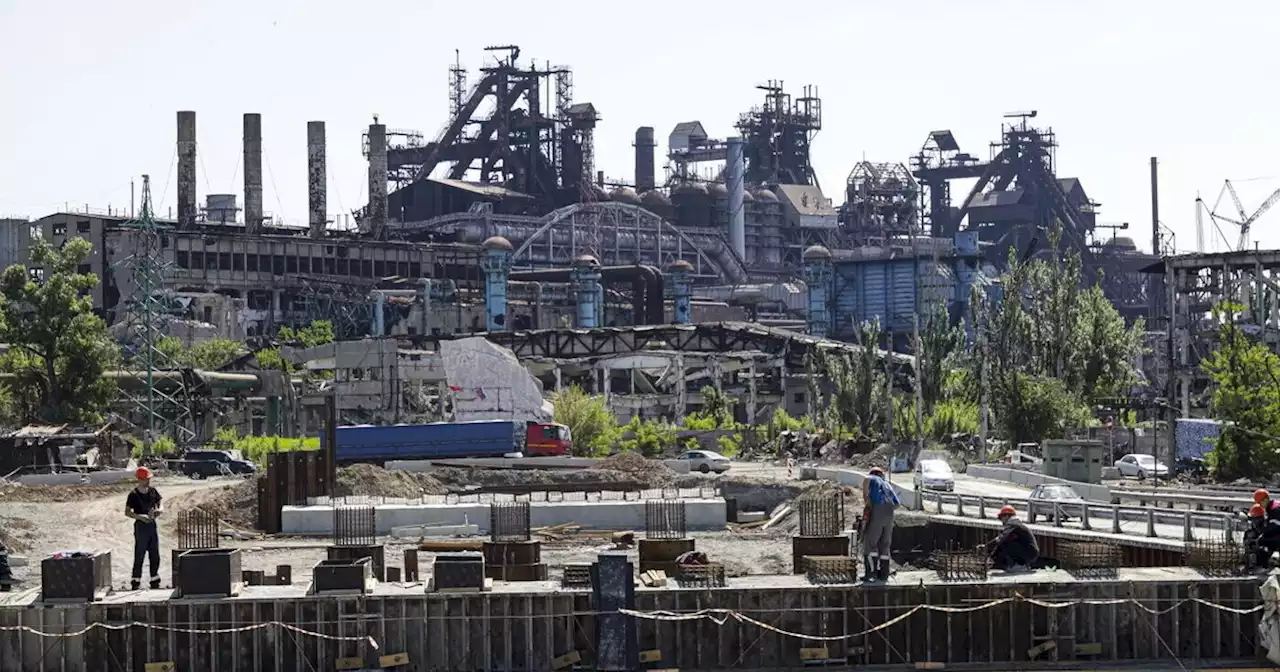 Mariupol, la devastazione con vista Mare d'Azov