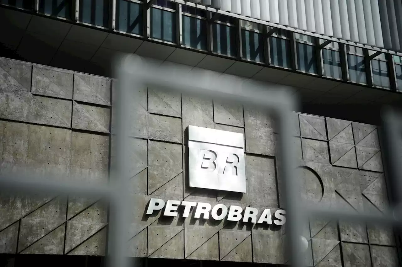 Petrobras reduz preço da gasolina e perde R$ 21 bi em valor de mercado na Bolsa