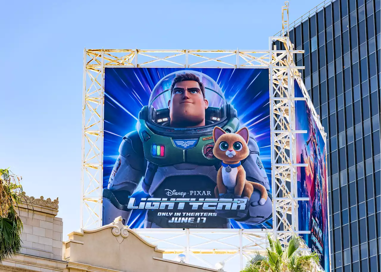 Una alcaldesa del PP censura la proyección de 'Lightyear' por una escena en la que se besan dos personajes femeninos