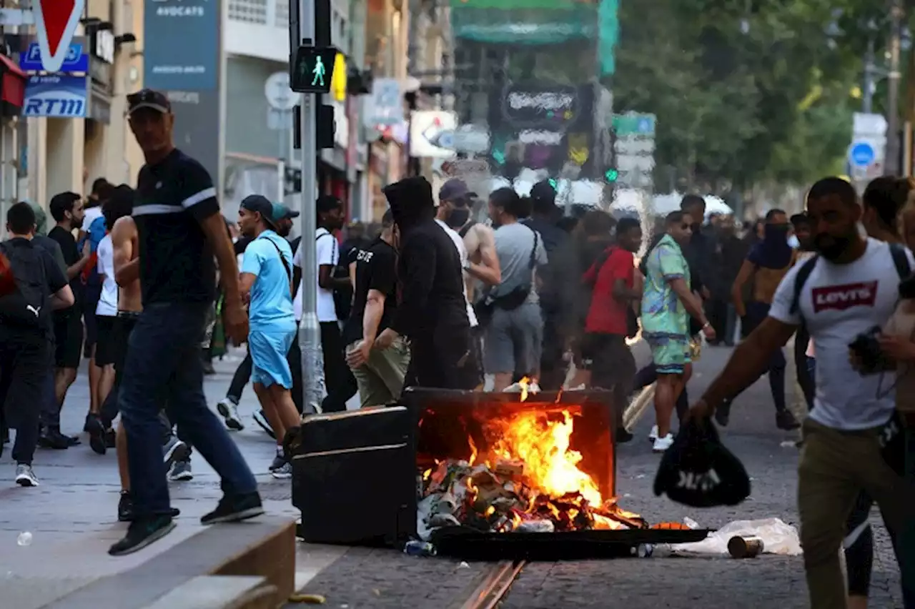 Realizan funeral de Nahel en Francia; suman mil 300 detenidos en protestas