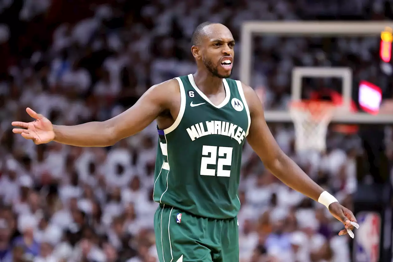 Khris Middleton remains with Bucks for three years, $102 million