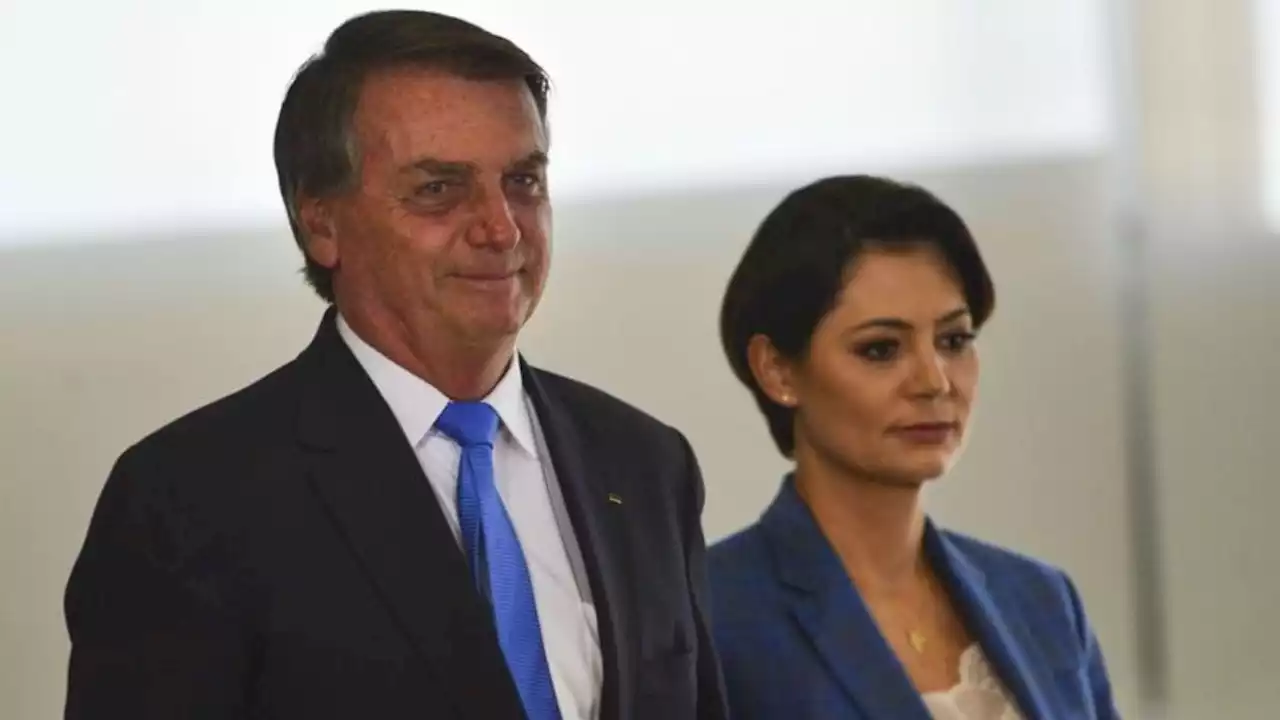 Michelle Bolsonaro erra versículo bíblico ao defender ex-presidente em post