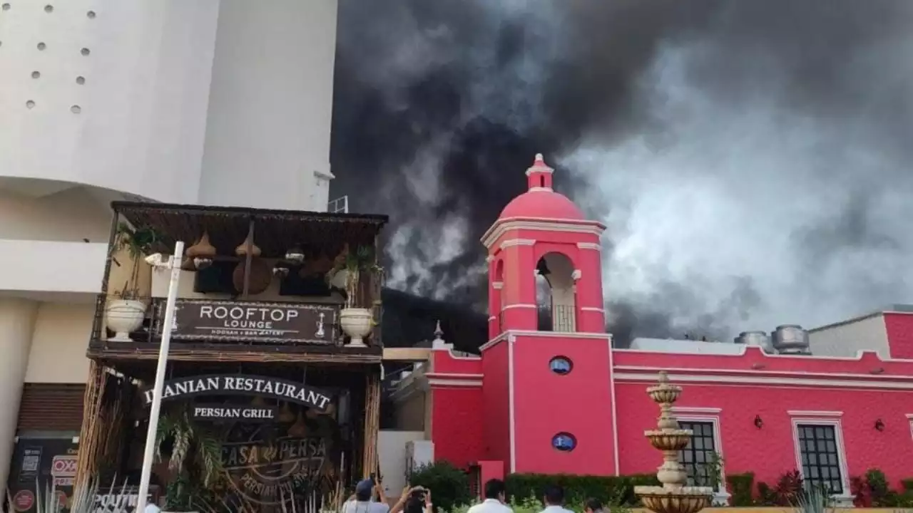 Arde el hotel Kristal de Cancún; desalojan a mil turistas (Video)