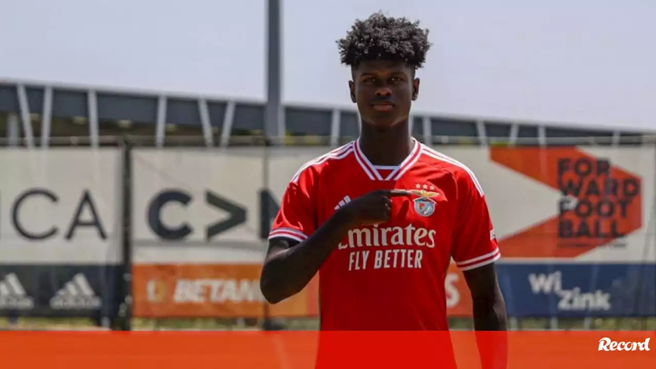 Benchimol renova com o Estoril e segue de novo para o Benfica