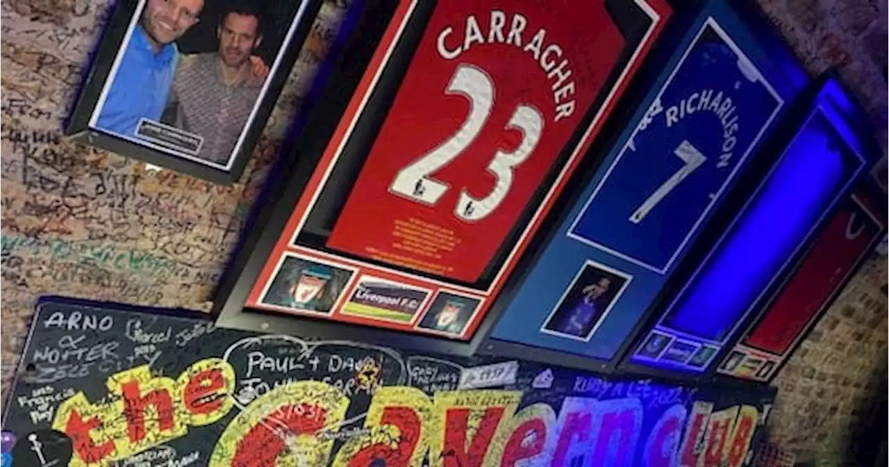 Carragher ora canta: concerto al Cavern di Liverpool. VIDEO