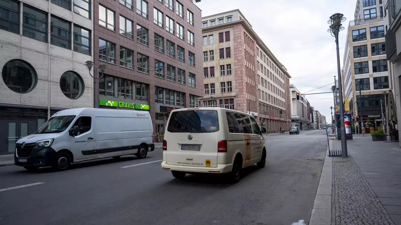 Berlins Friedrichstraße für Autos wieder frei