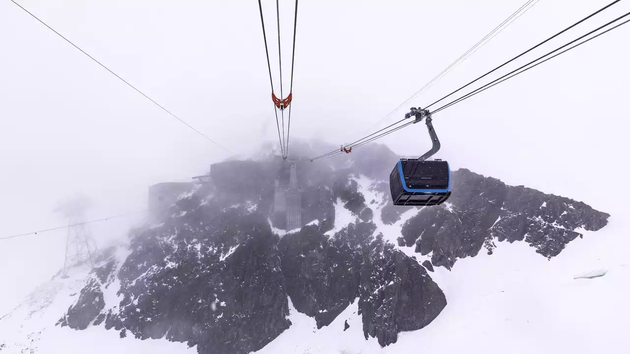 Höchste Alpenüberquerung per Seilbahn in Betrieb