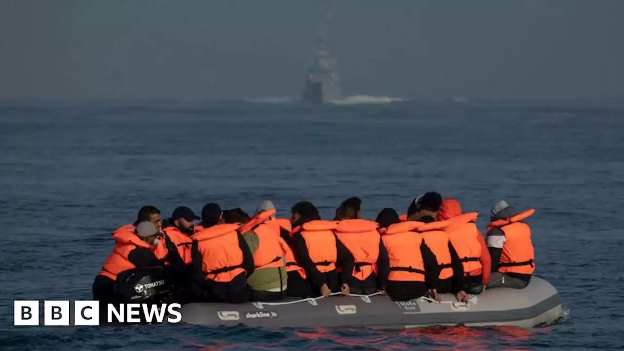 Channel migrants: More than 1,000 people cross in two days