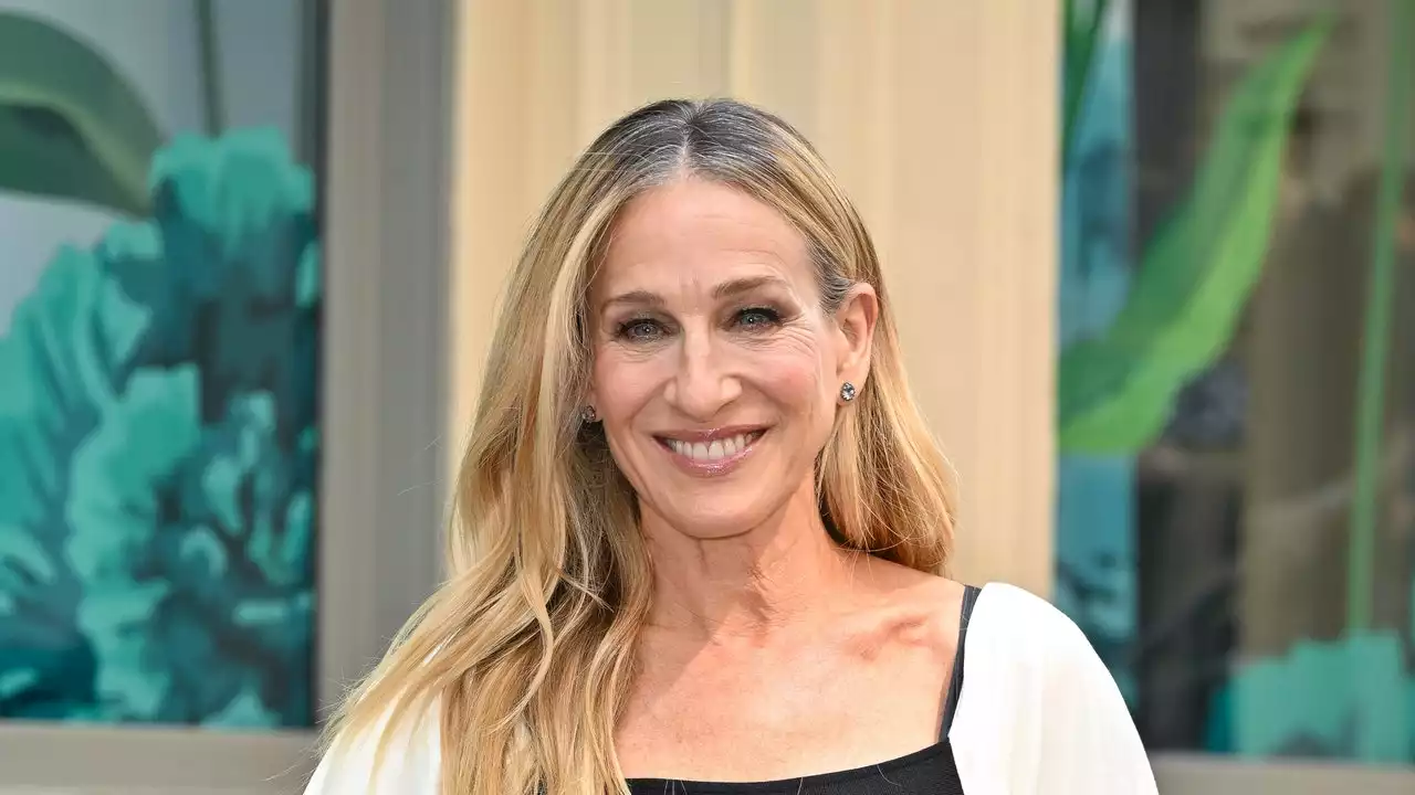 SJP Is Cheating On Her Baguette Bag