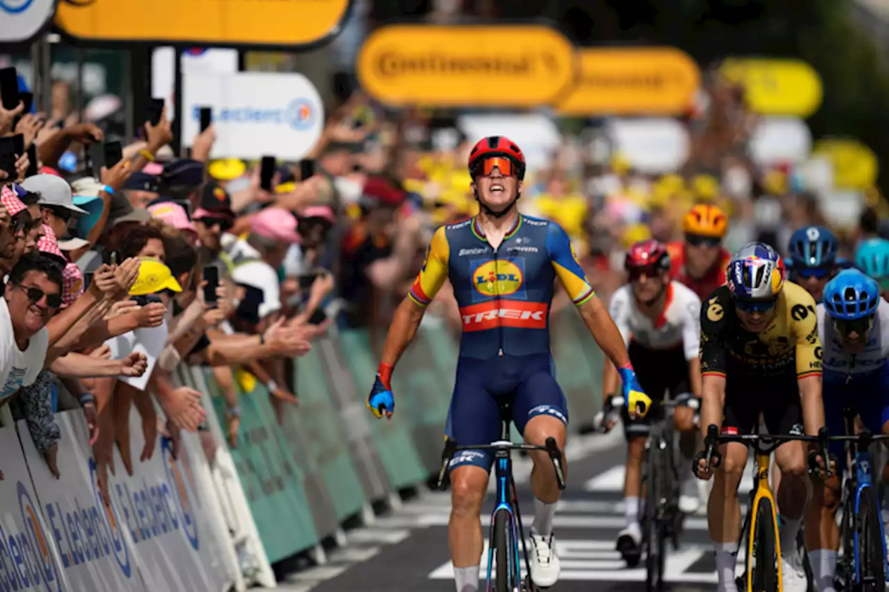 Pedersen wins Tour de France mass sprint after Cavendish crashes; Vingegaard keeps yellow jersey | The Associated Press