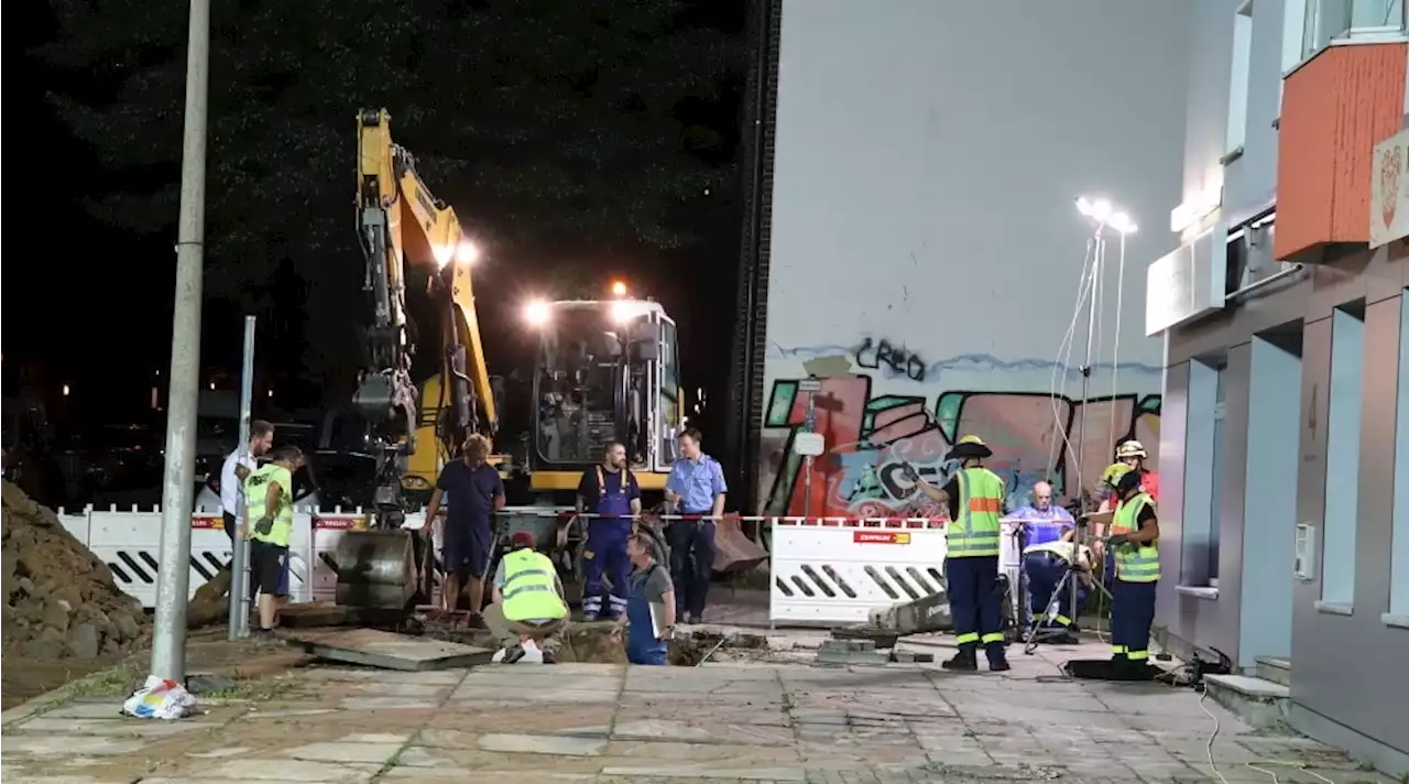 Wasserrohrbruch in Lichtenberg! Viele Haushalte auf dem Trocknen!