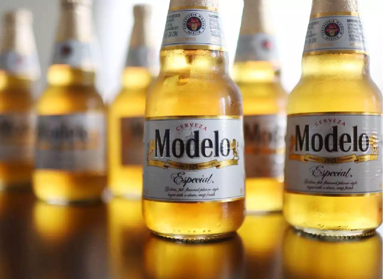 Le cerveza mexicana Modelo supera en ventas en Estados Unidos a Bud Light por segundo mes consecutivo