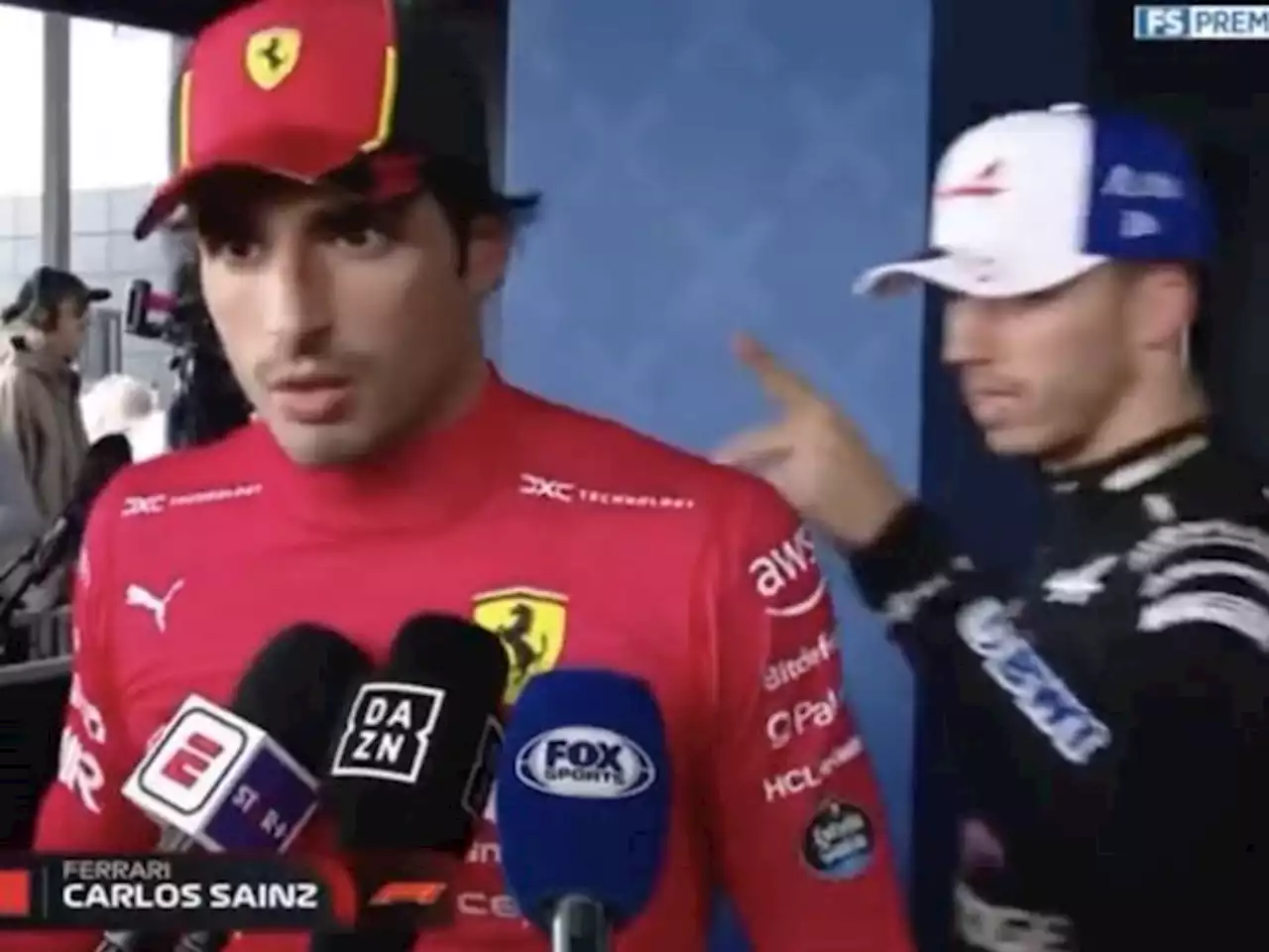 Sainz-Gasly lite durante l’intervista tv dopo il Gp di Silverstone