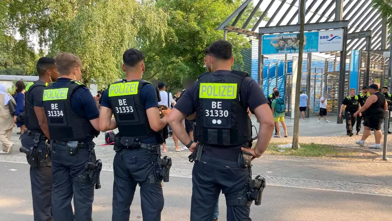 Berlin-Neukölln: Polizei räumt Columbiabad nach Rangeleien