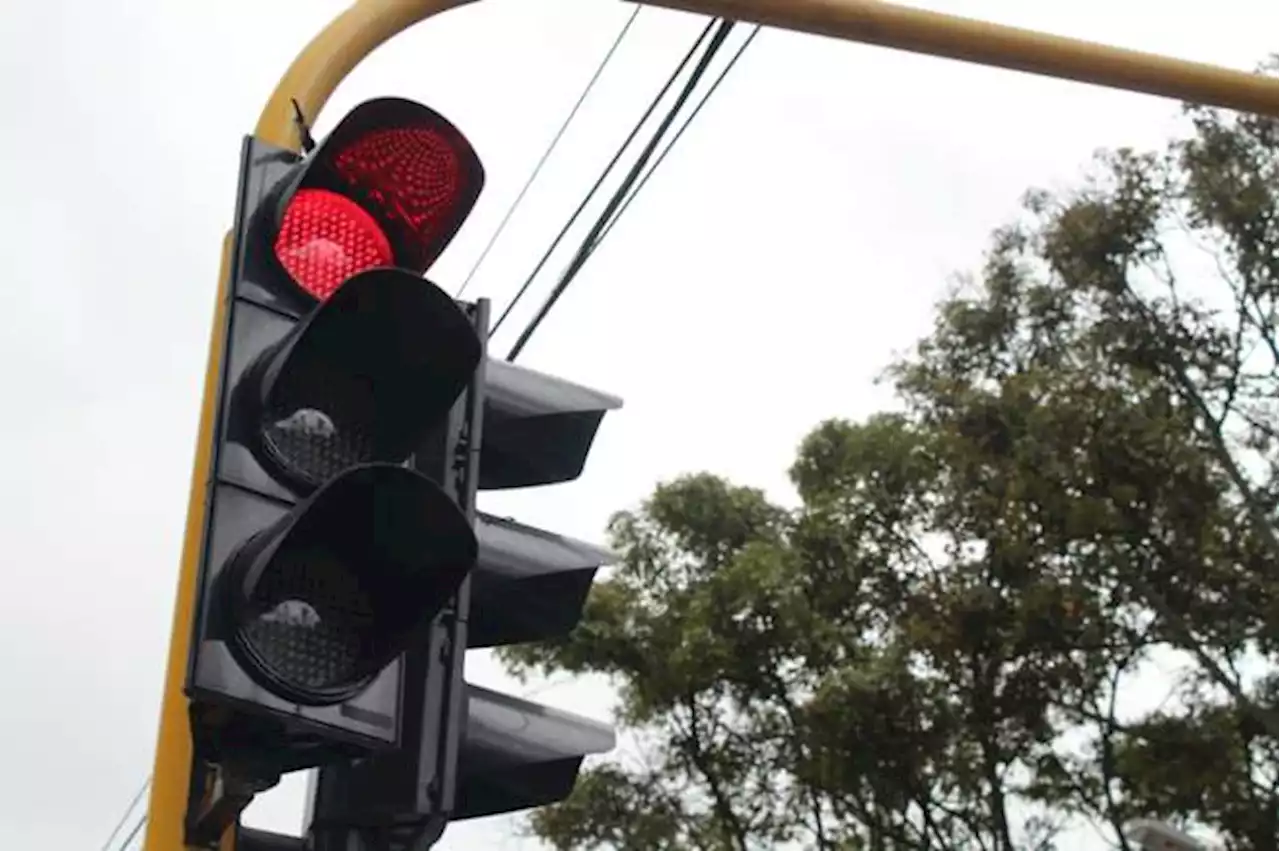 Esta es la multa que debería pagar por pasarse los semáforos en rojo en Bogotá