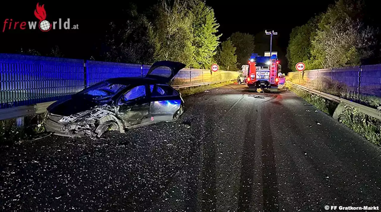 Stmk: Verkehrsunfall mit einer eingeklemmten Person auf der B67