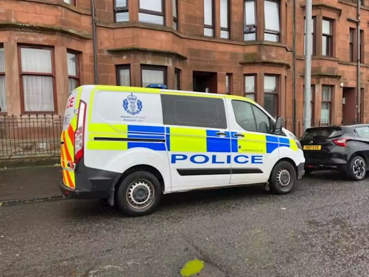 Man found dead in Glasgow flat