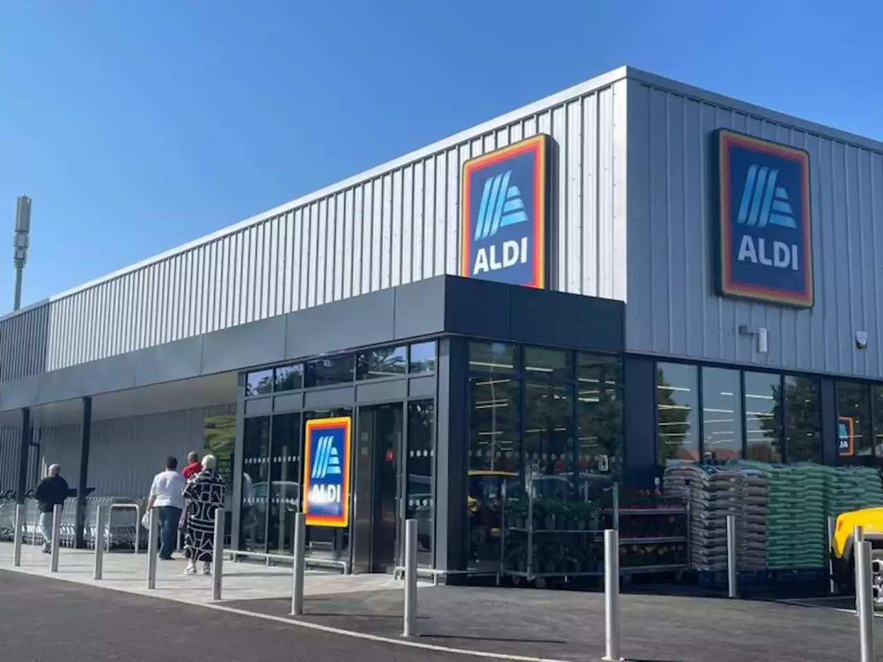 Shoppers joy as Glasgow Aldi to bring back popular Supermarket Sweep challenge