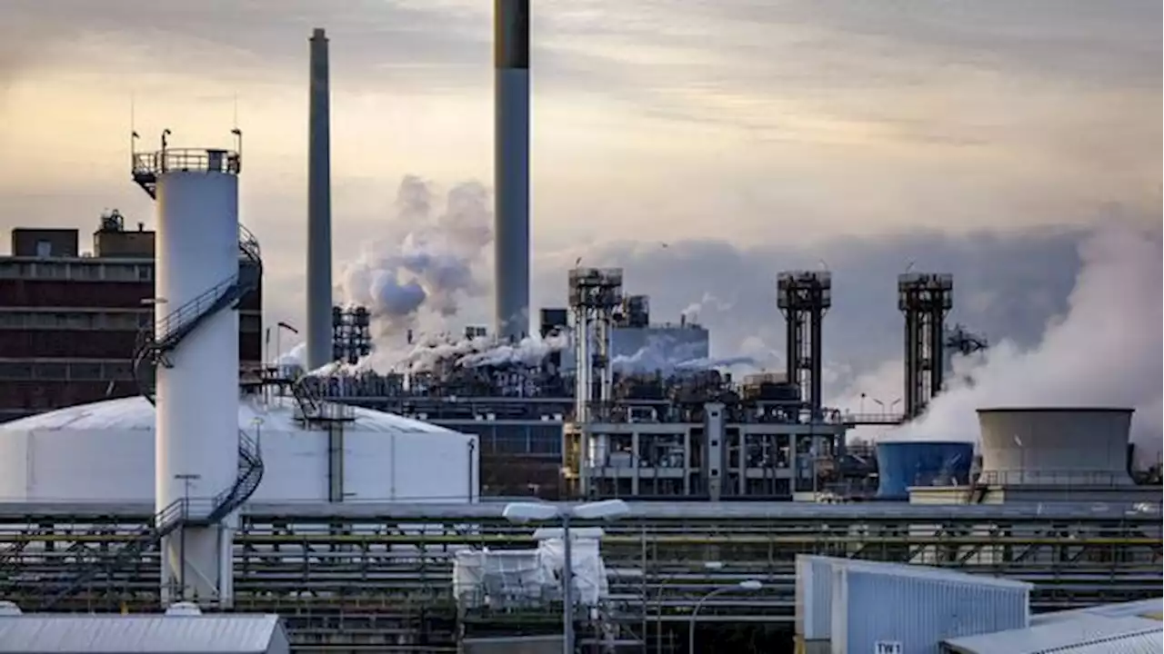 Chemieindustrie: Evonik erwartet 2023 keine Erholung – Gewinnprognose sinkt drastisch