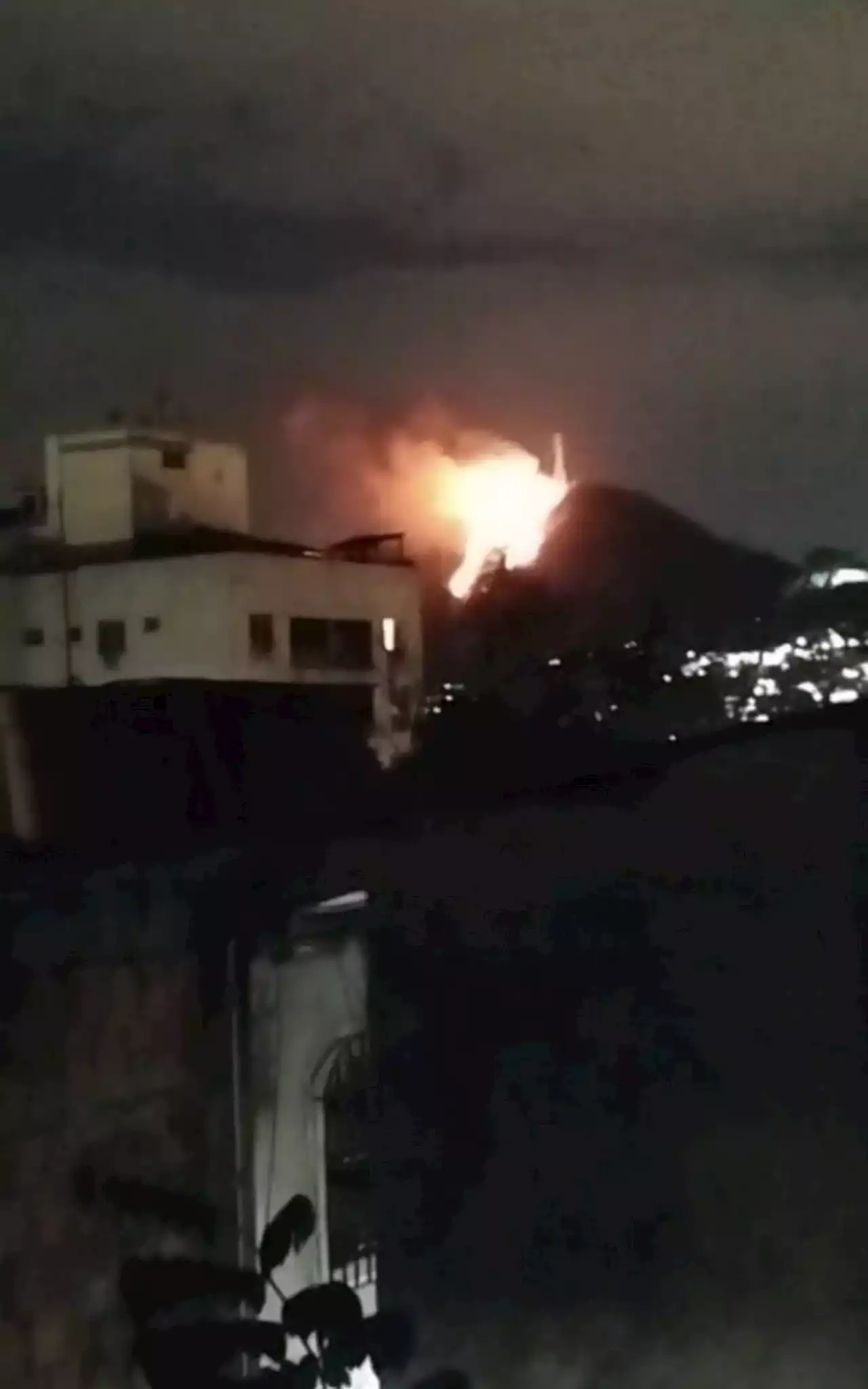 Novo incêndio atinge mata no Complexo da Serrinha | Rio de Janeiro | O Dia