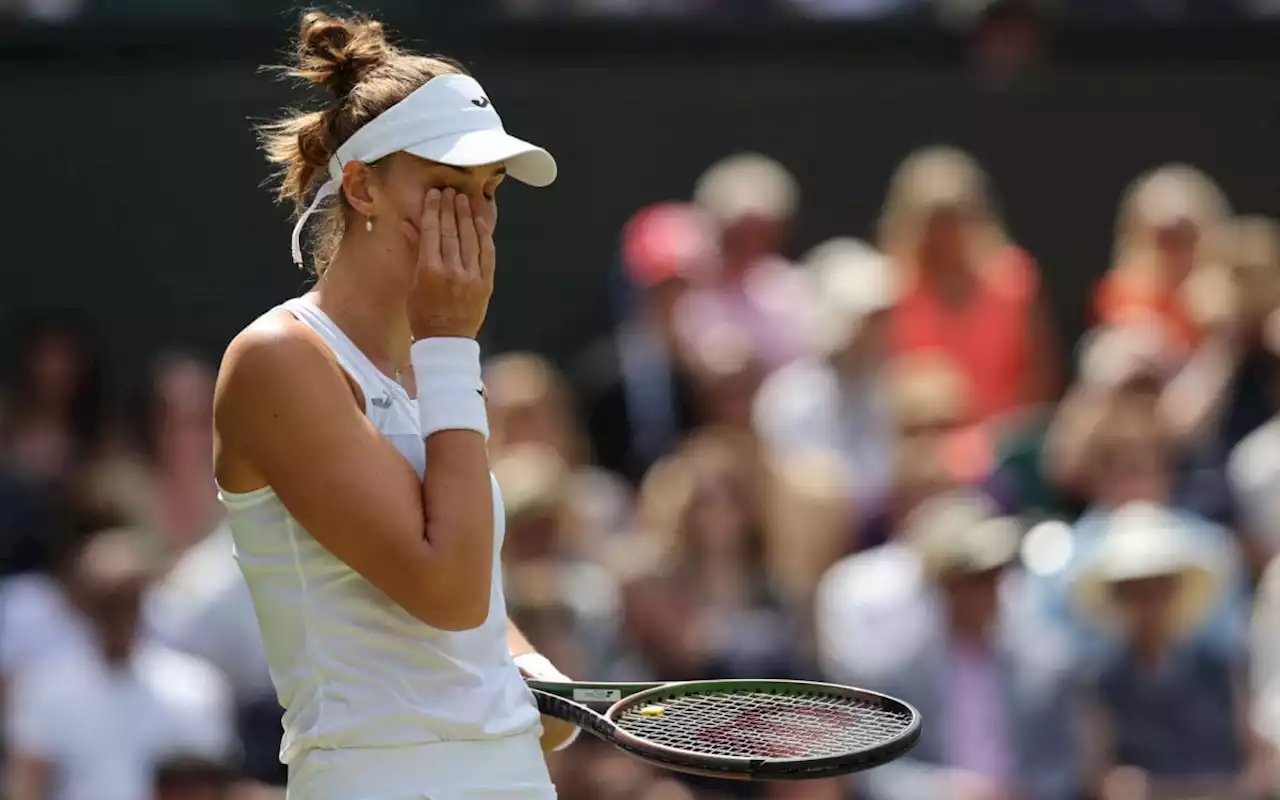 Tênis: Bia Haddad sente dores e deixa oitavas de Wimbledon em lágrimas | Esporte | O Dia