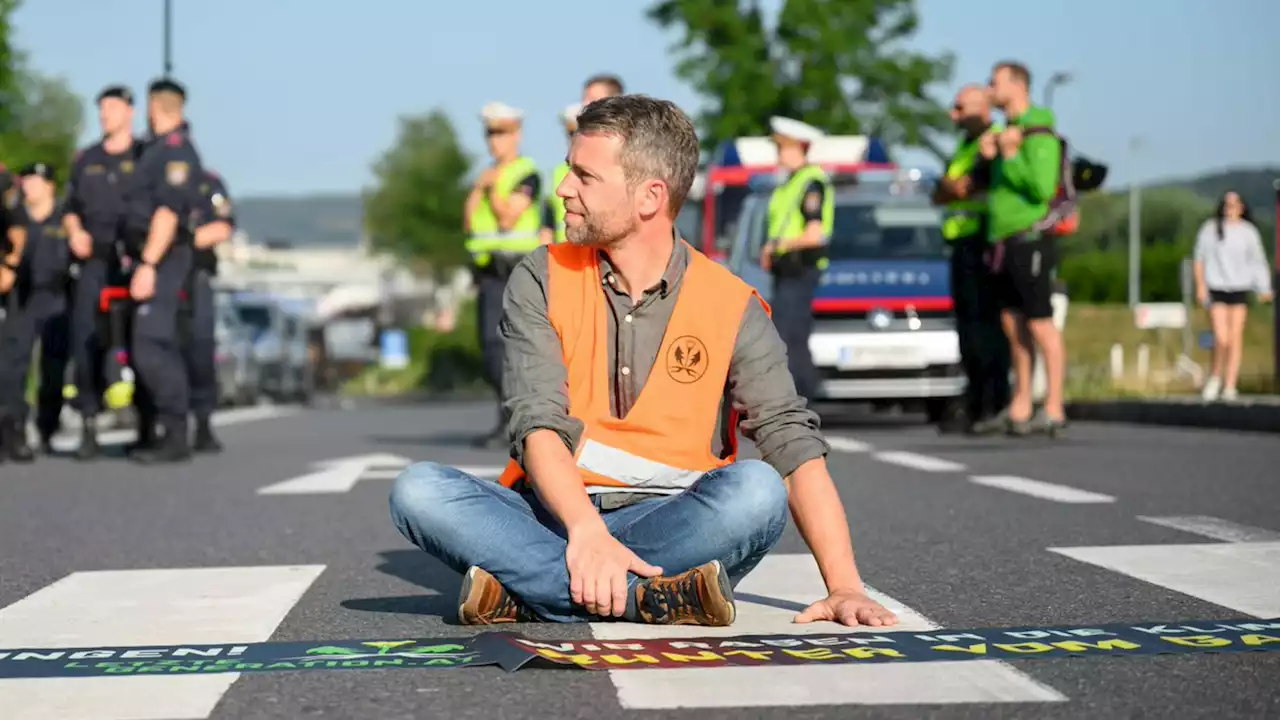 „Ich klebe mich für meine Kinder auf die Straße“