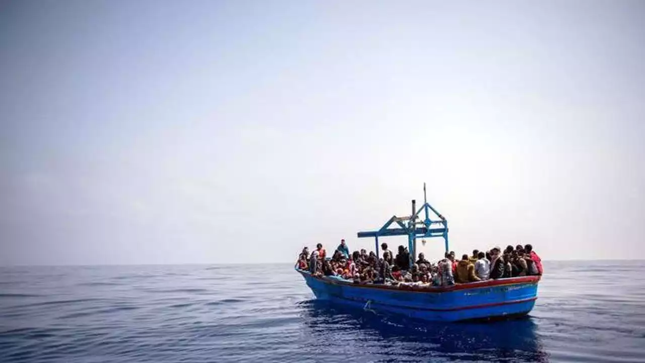 Canarie, barca di migranti dispersa: 200 a bordo, anche bambini - La Stampa